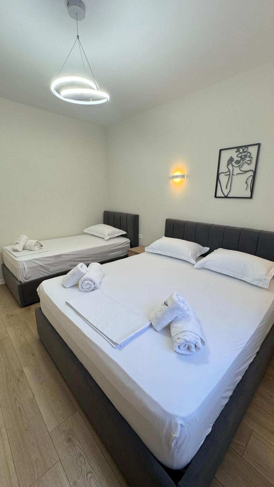 Charming Comfort Apartment Tirana Buitenkant foto