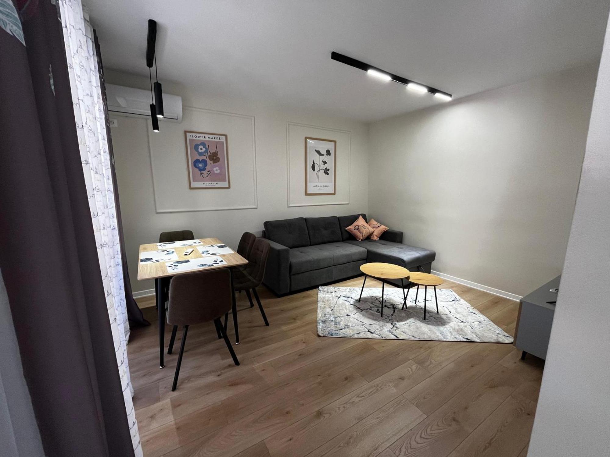 Charming Comfort Apartment Tirana Buitenkant foto